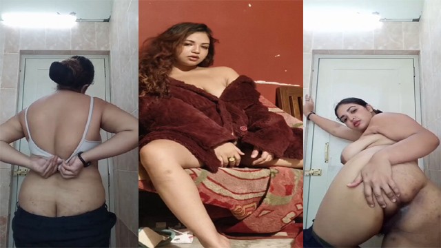 Indian Horny Mal Showing Asshole